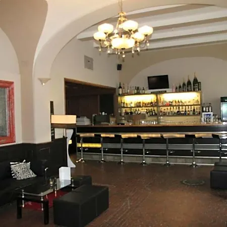 波隆公寓式酒店 格尔利茨